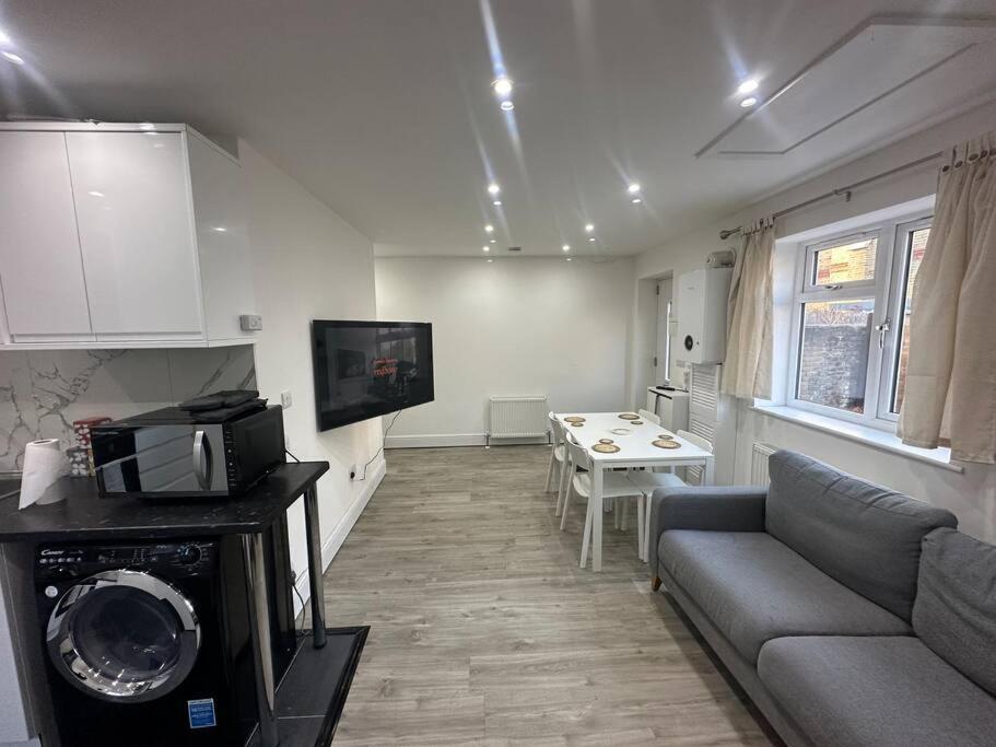 2 Bedroom House,Brownhillrd Se6 Londres Exterior foto