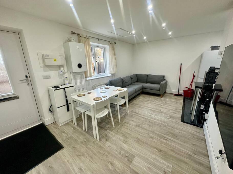 2 Bedroom House,Brownhillrd Se6 Londres Exterior foto