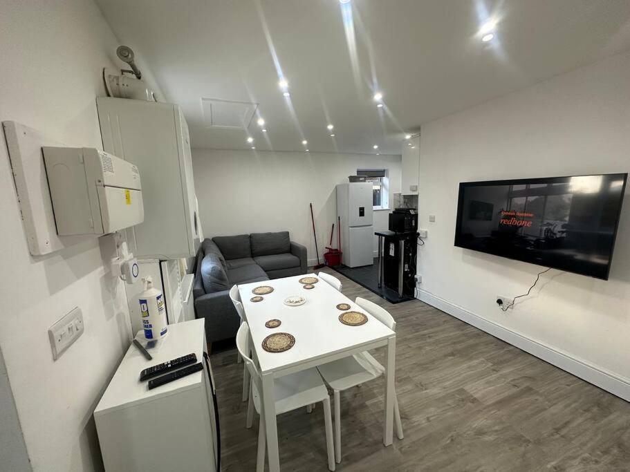 2 Bedroom House,Brownhillrd Se6 Londres Exterior foto